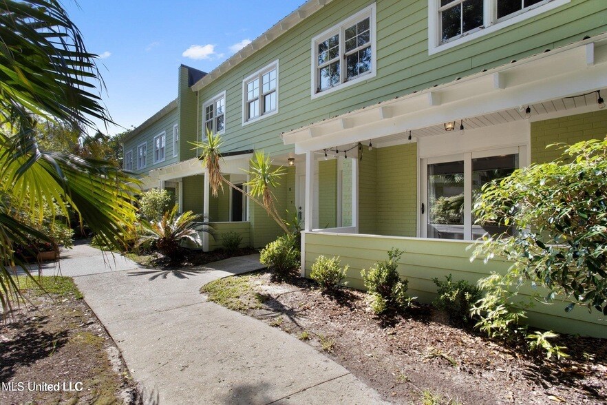 808 Desoto St Unit 7, Ocean Springs, MS 39564 Condo for Rent in Ocean