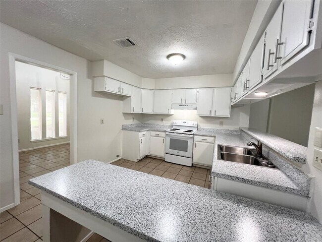 Foto del edificio - 518 Dalewood Dr