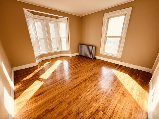 Foto del edificio - 57 Cook St. Apt. 2