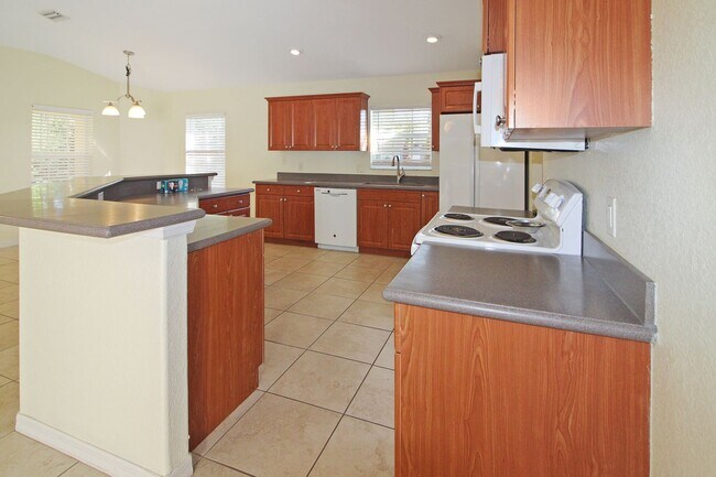 Foto del edificio - North Port Annual Home for Rent