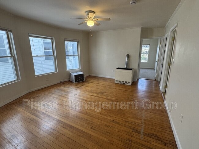 Building Photo - 529 Massabesic St