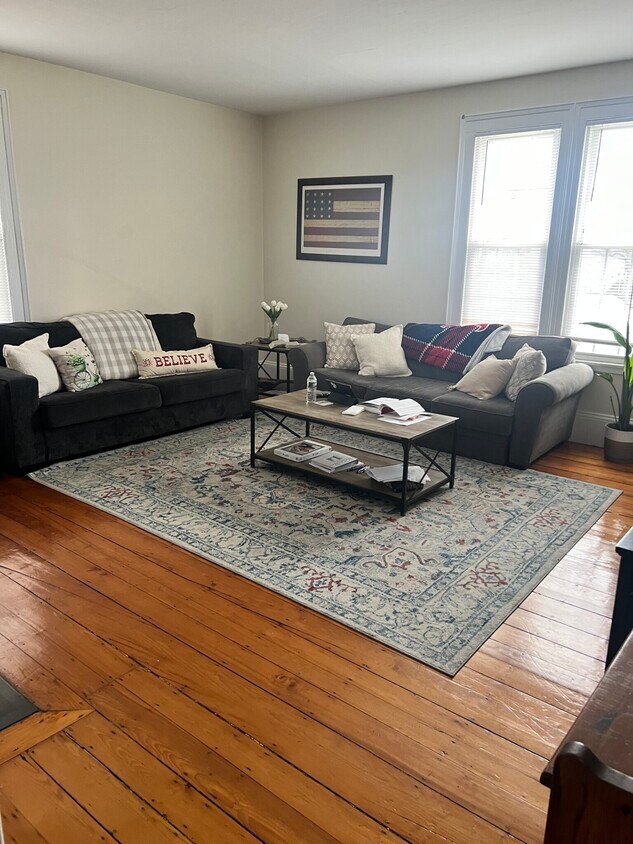 Primary Photo - 30 N Warren St