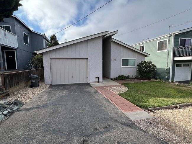 Building Photo - 470 Java St