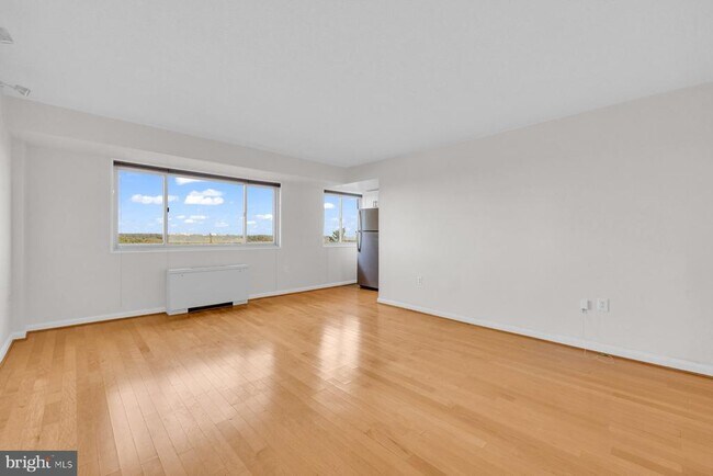 Foto del edificio - 2500 N Van Dorn St