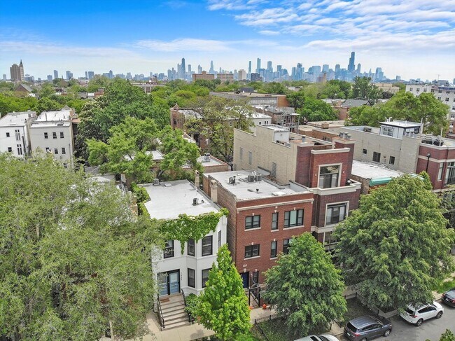 Foto del edificio - 1527 N Claremont Ave