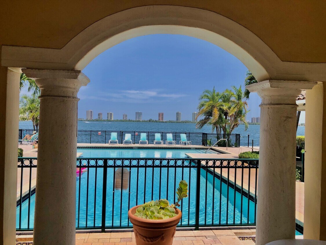 1140 Lake Shore Dr Unit 206, Lake Park, FL 33403 Condo for Rent in