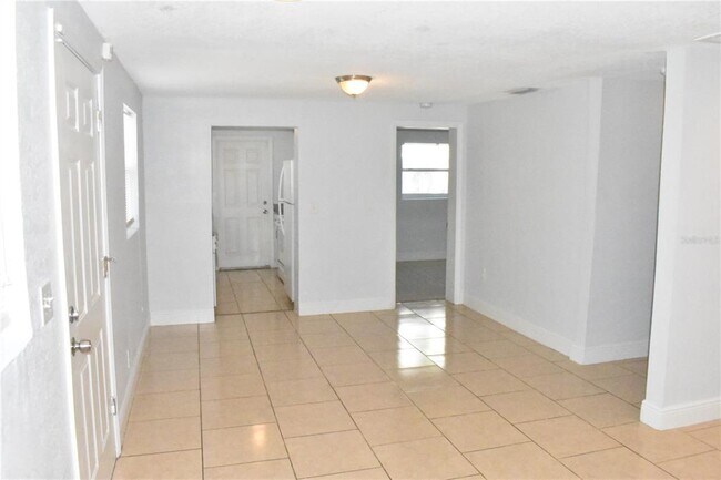 Foto del edificio - 4018 W Nassau St