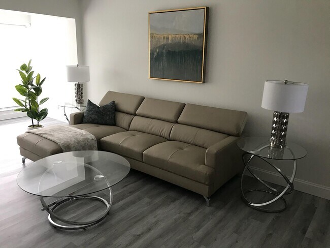 Foto del edificio - 2500 Juniper Dr