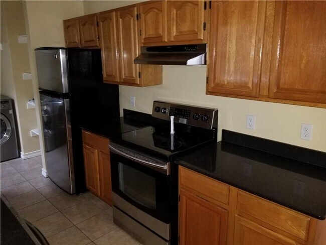 Foto del edificio - 3111 E 13th St