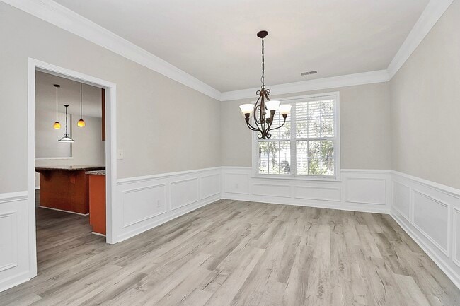 Building Photo - 2108 Oakcliffe Ct