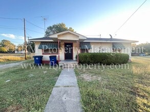 Building Photo - 1312 N Shawnee St