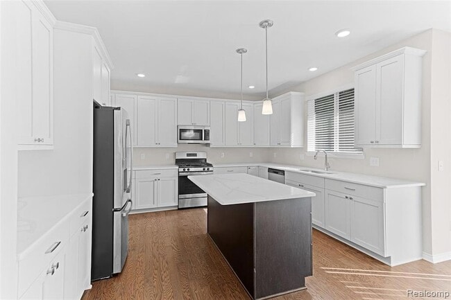 Building Photo - 2951 Andlaur Dr