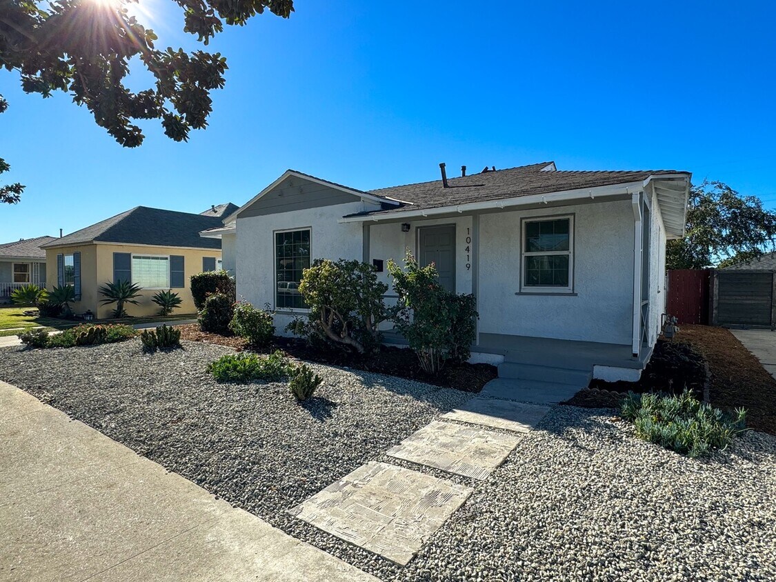 10419 S Gramercy Pl, Los Angeles, CA 90047 House Rental in Los