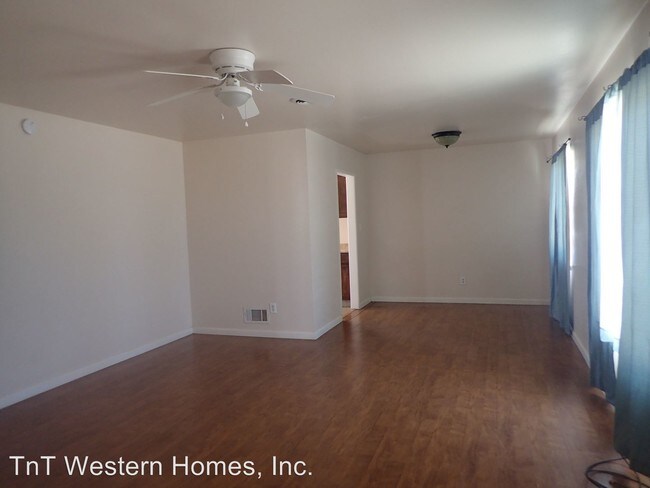 Building Photo - 3 br, 1.5 bath House - 319 E Church Ave