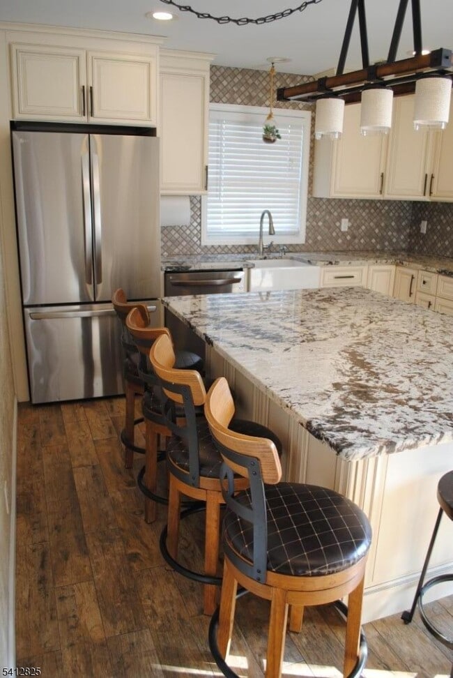 Foto del edificio - 51 Anderson Ave