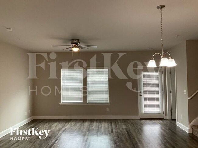 Foto del edificio - 9410 Village View Ct NW