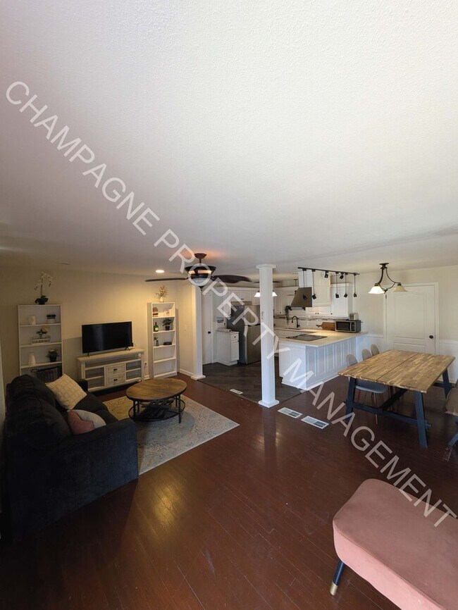 Building Photo - Single Family Home in KC