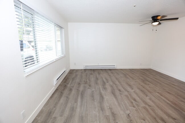 Building Photo - The Grove Apartments