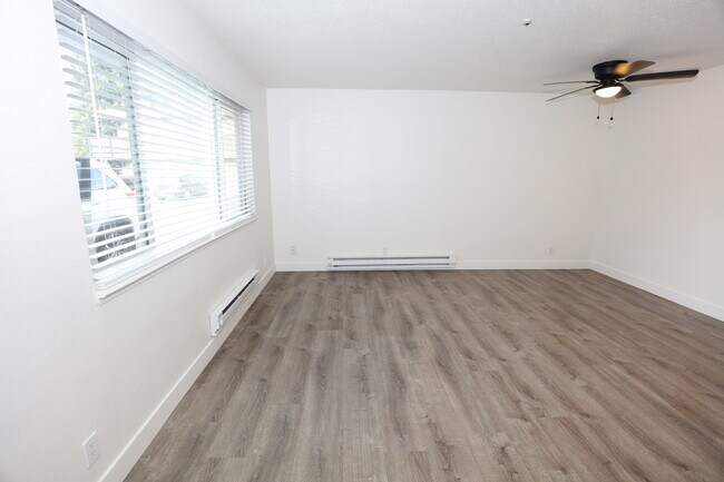 Building Photo - The Grove Apartments