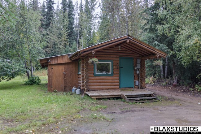 Building Photo - 562 Ester Loop