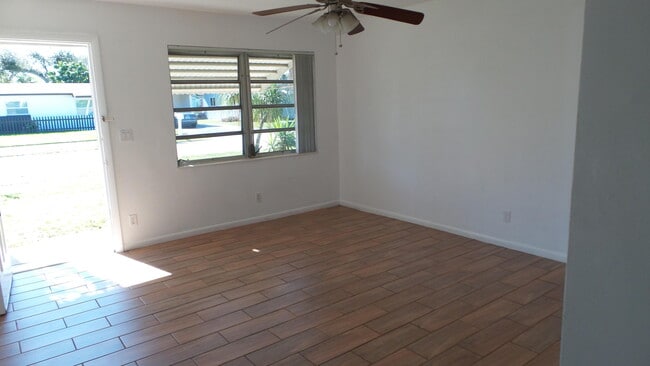 Foto del edificio - 9459 SW 51st Ct