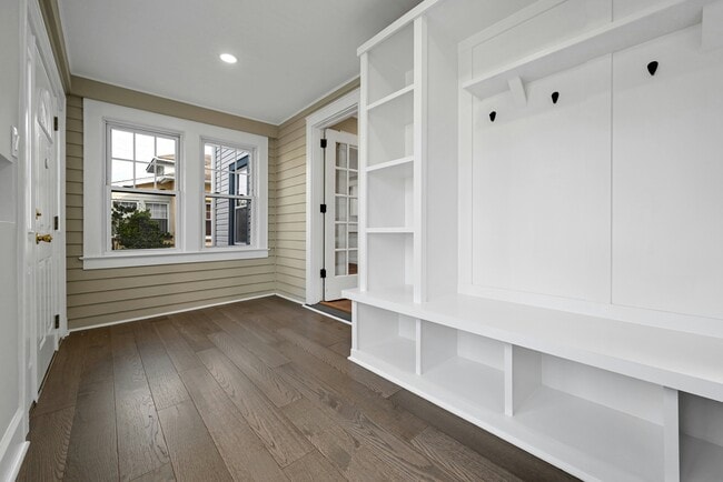 Photo - 25 Marinus St House