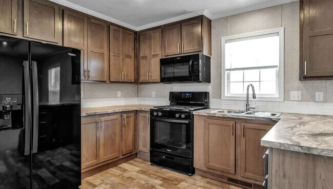 Foto del edificio - 333 E Lakewood Blvd