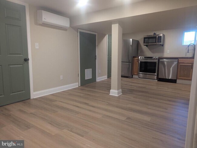 Foto del edificio - 6504 Hansford St