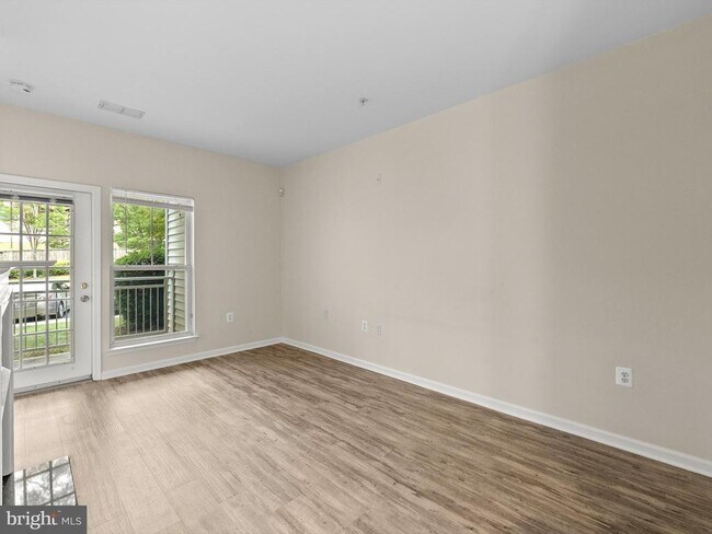 Foto del edificio - 2911 Deer Hollow Way