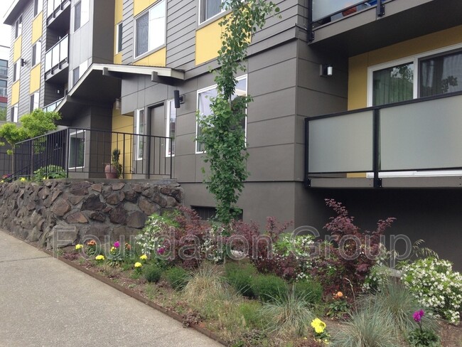 Building Photo - 2405 NW 65th St