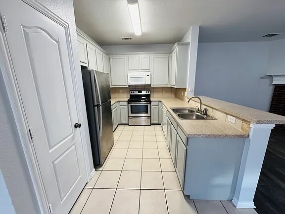 Foto del edificio - 5728 Swords Dr