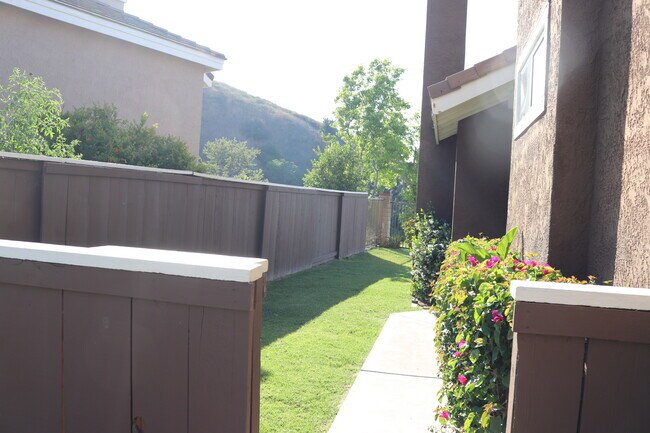 Foto del edificio - 857 S Sapphire Ln