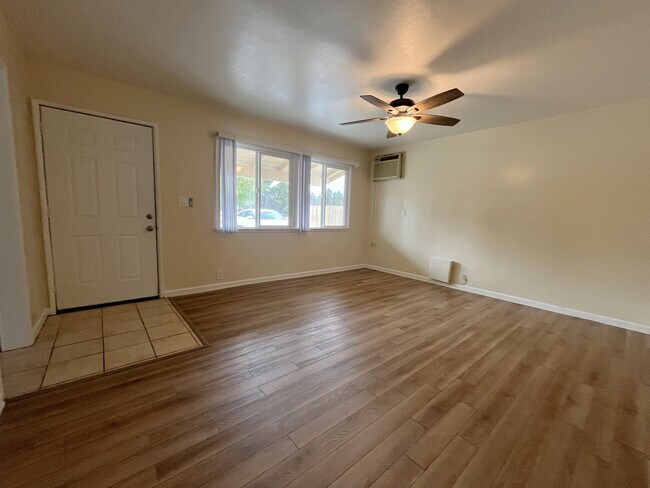 Foto del edificio - 32037-32041 Avenue E