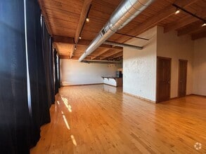 Building Photo - 601 N National Ave