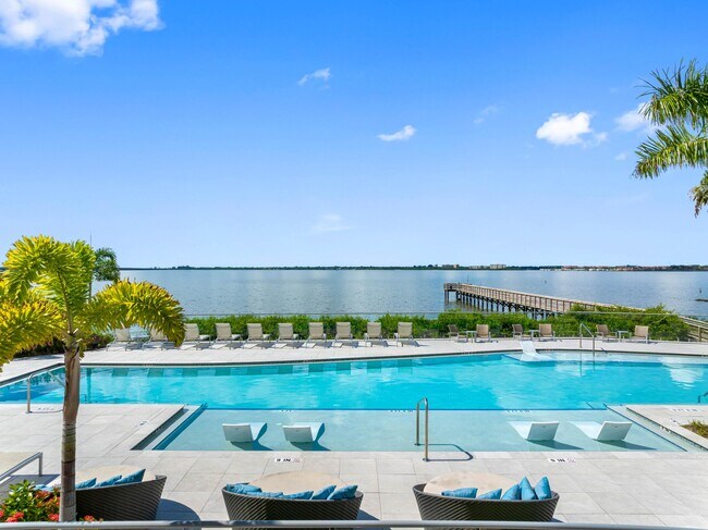 Foto del edificio - Bainbridge Bayview