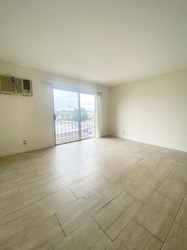 Foto del edificio - 16046 Wyandotte St