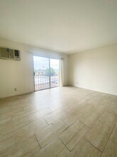 Building Photo - 16046 Wyandotte St