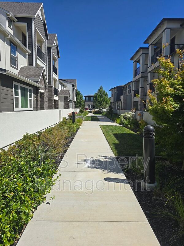 Building Photo - 3081 Eagle Chase Walk