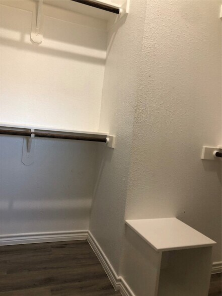 Building Photo - 110 Oakland St