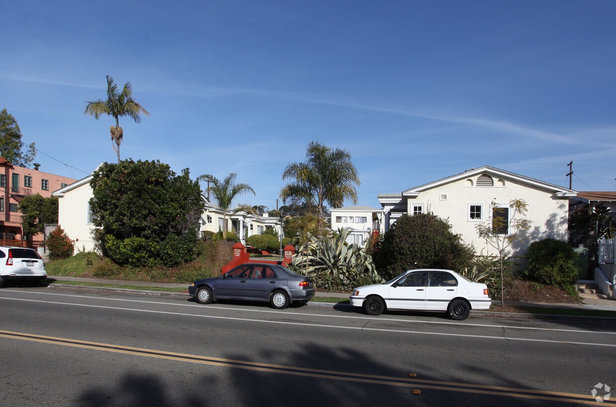 Primary Photo - Rosemary Court