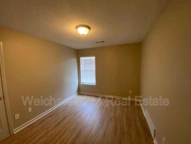Foto del edificio - 385 Dogwood Springs Dr