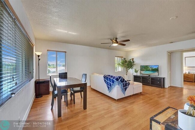 Building Photo - 1423 Holly Heights Dr