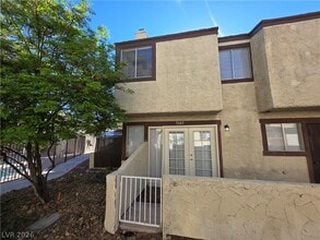 Building Photo - 5049 Spencer St