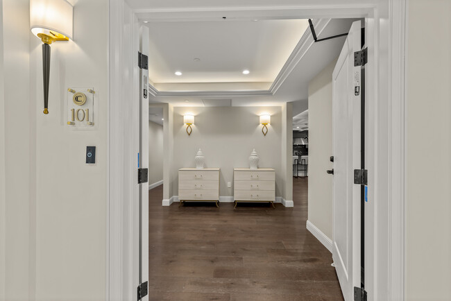 Building Photo - Chateau Century