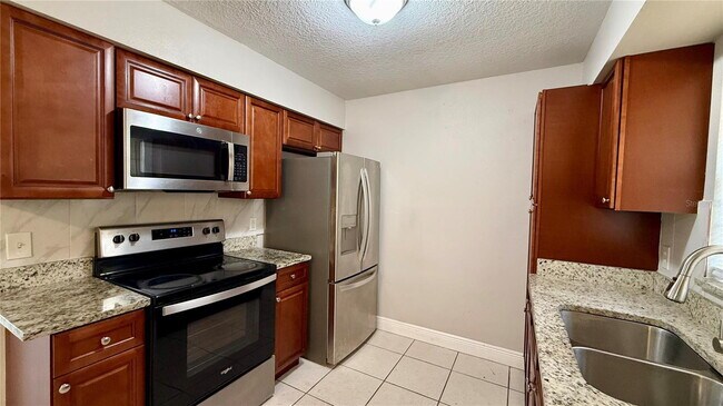 Foto del edificio - 210 N Lone Oak Dr