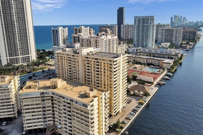 Foto del edificio - 1833 S Ocean Dr