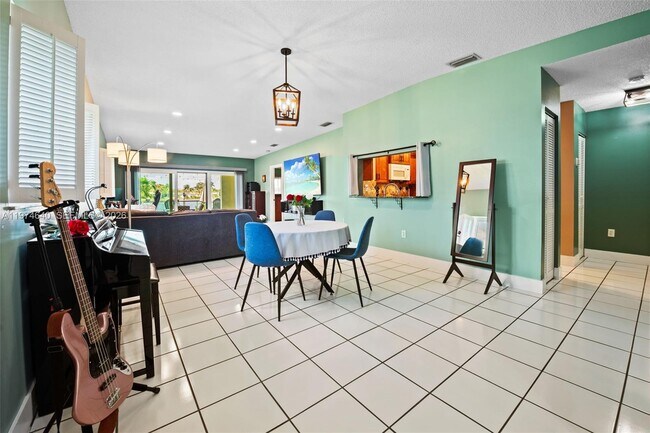 Building Photo - 6225 NW 190th Terrace