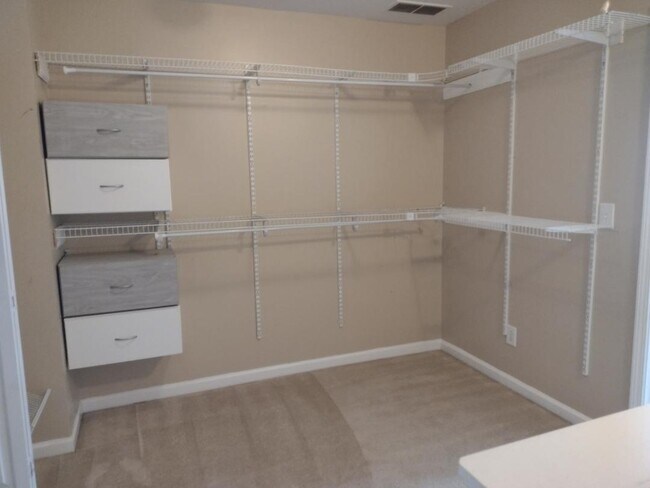 Foto del edificio - 1811 Devon Dr SW