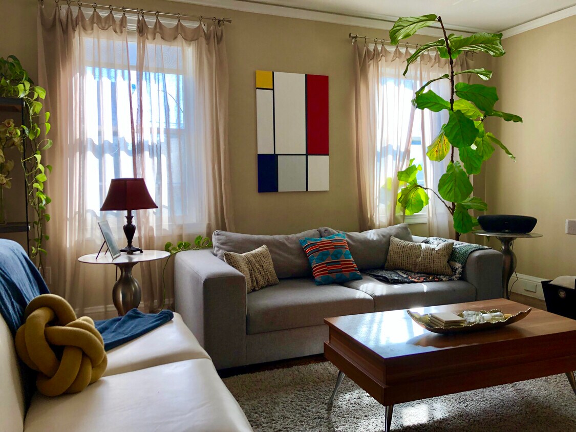 Foto principal - 428 E 19th St