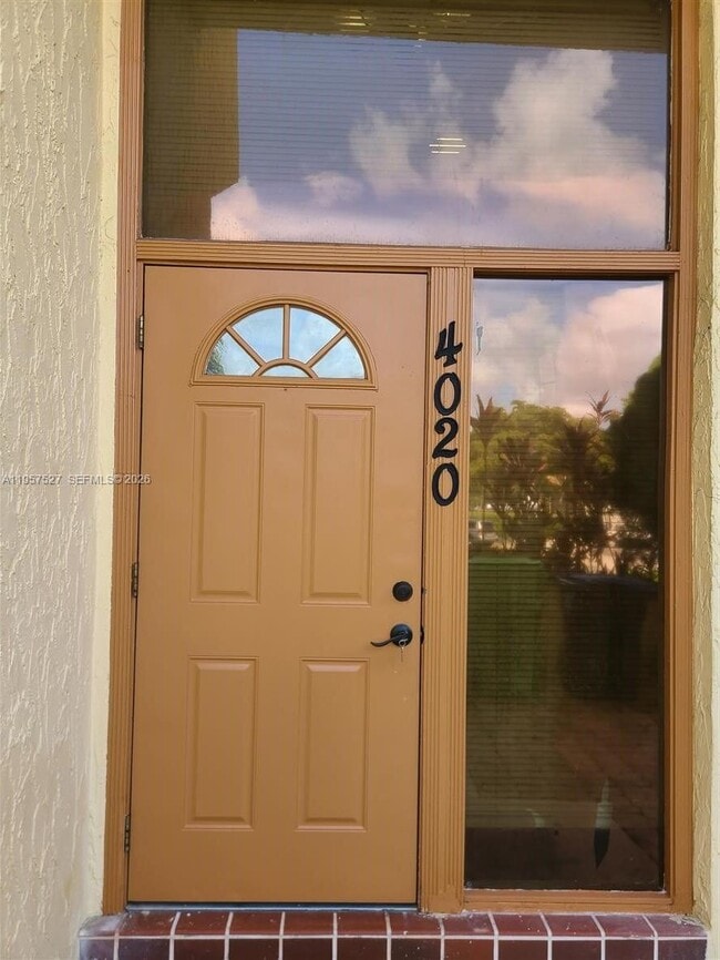 Building Photo - 4020 Del Rio Way